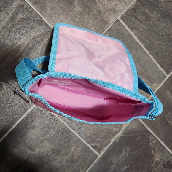 New FRIENDS Handbag - Picture 3 of 3